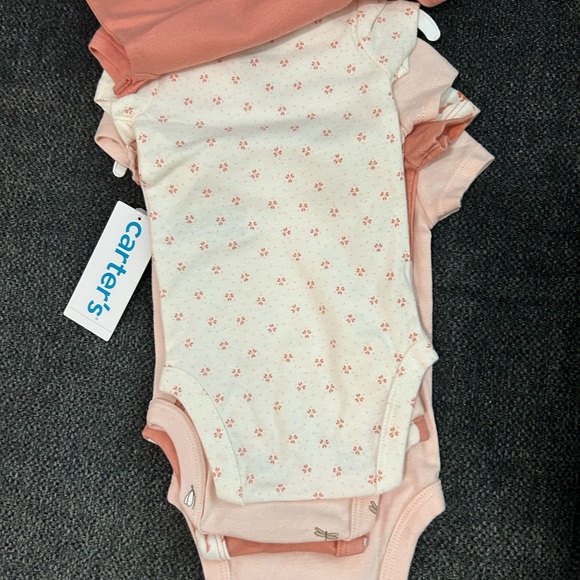 New Carters original bodysuits for newborn/infants. 6-9 pounds - Picture 5 of 7